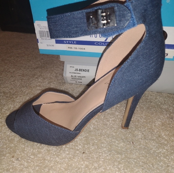 Heels - Picture 10 of 16